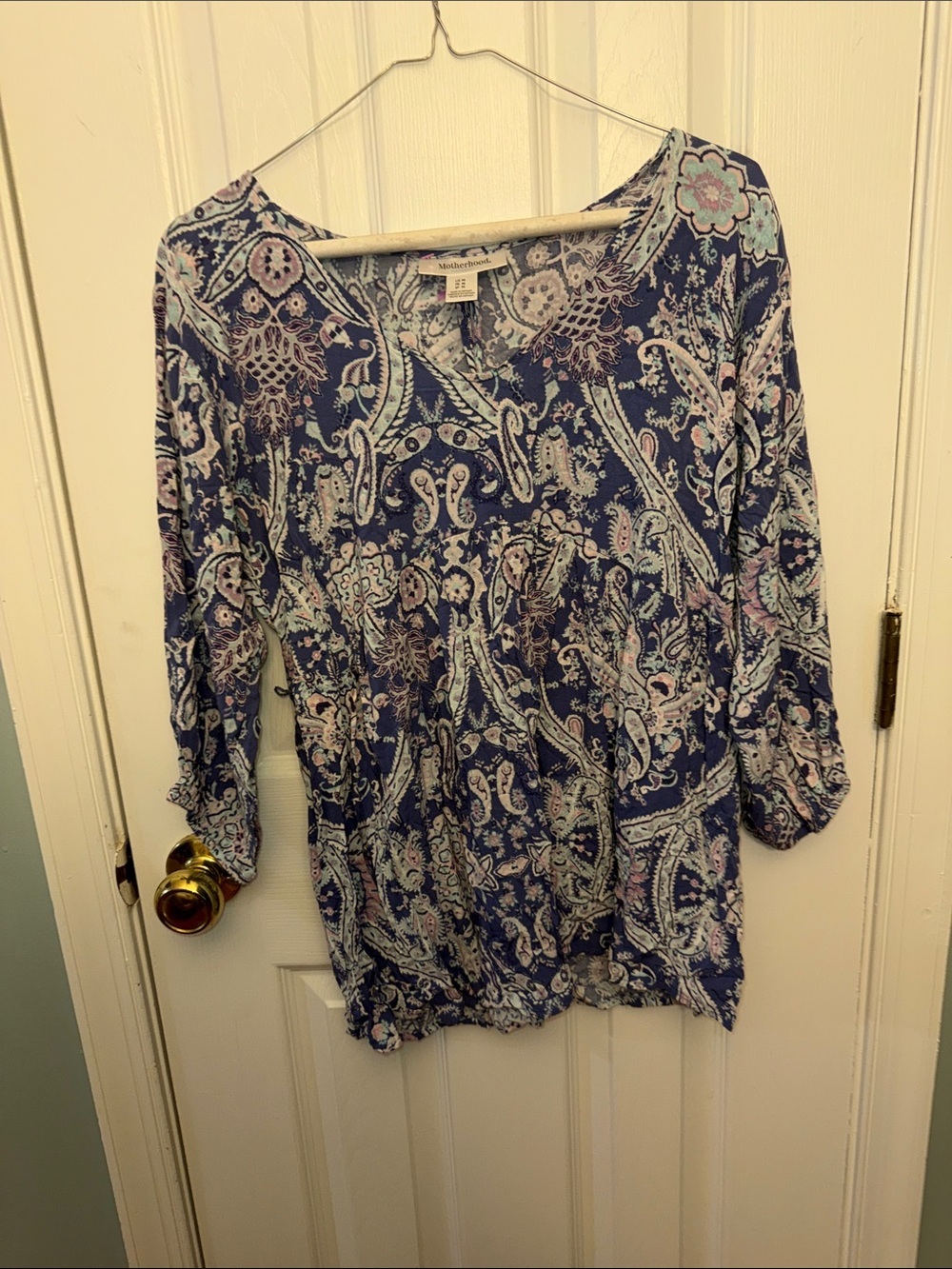 Motherhood Navy Paisley 3/4 Sleeve V-Neck Maternity Top